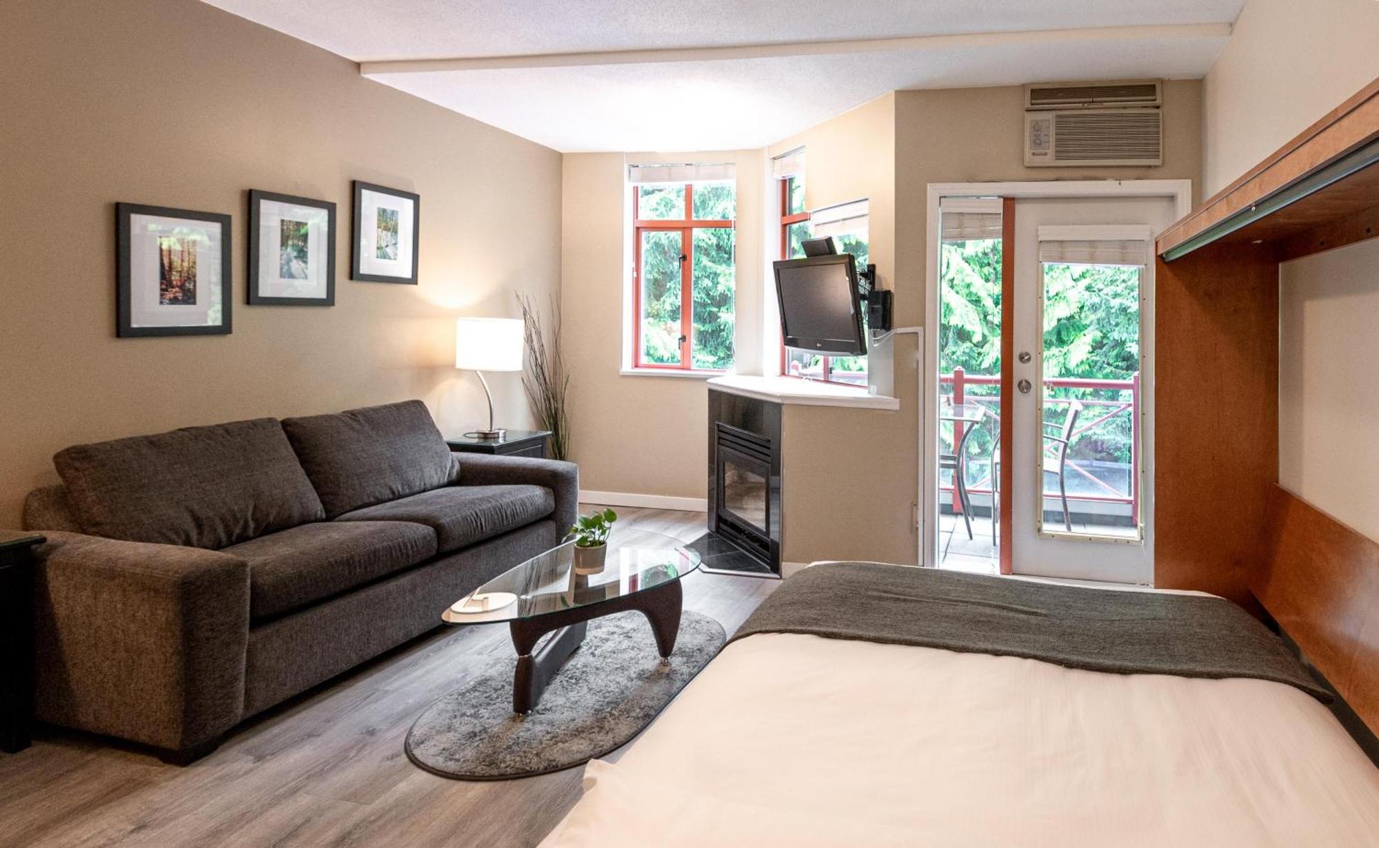 Alpenglow Lodge Studio With Pool Views By Mva Whistler Exterior foto